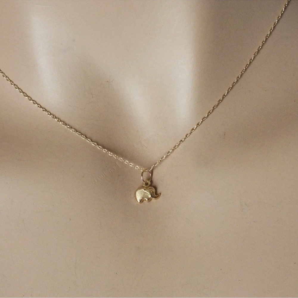 Handmade 14k Solid Gold Elephant Pedant and 14k Solid Gold 18inch chain. - Picture 5 of 8